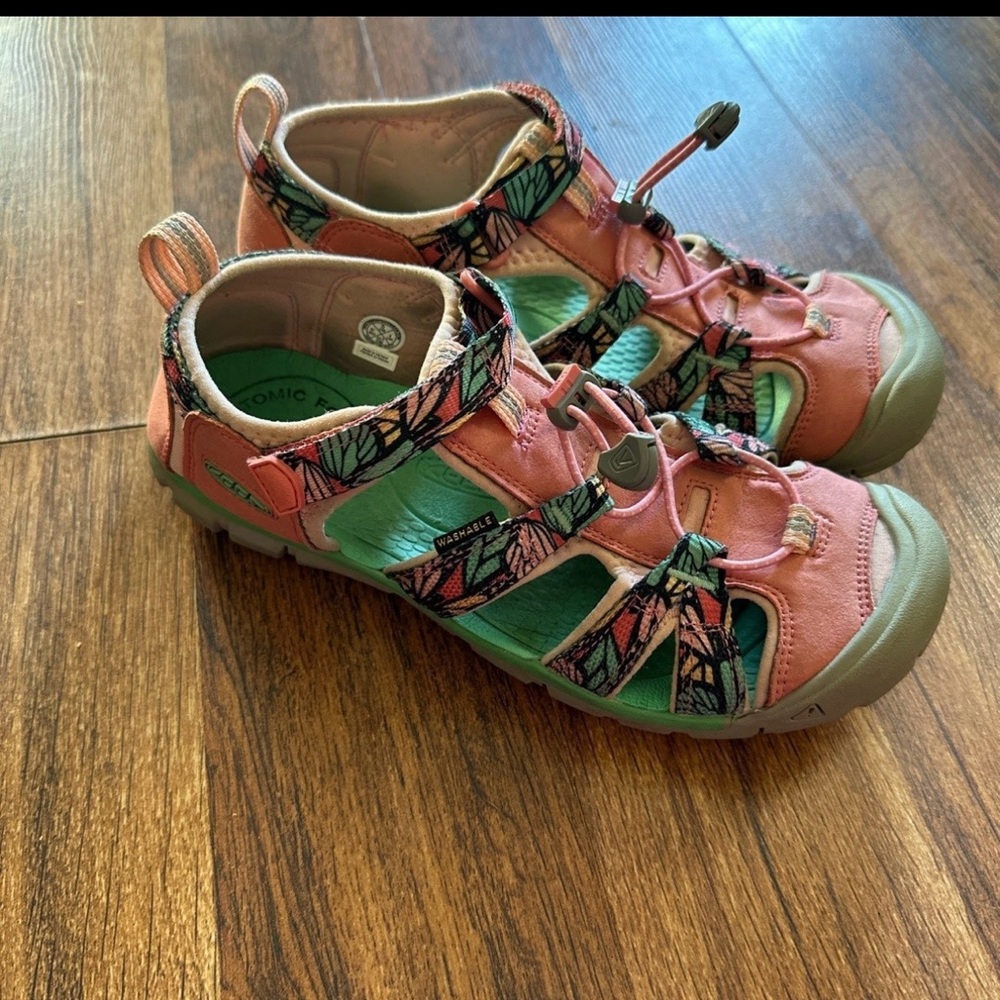 Keen Youth Size 5